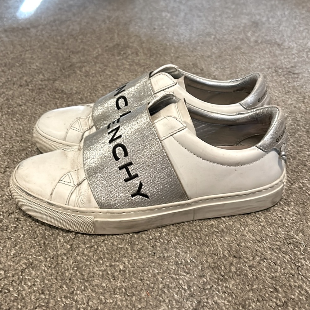 Givenchy Sneakers
